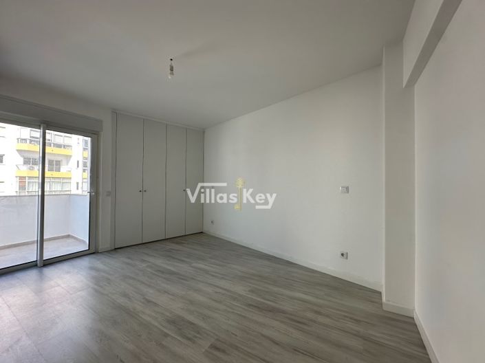 Image No.14-4 Bed House for sale