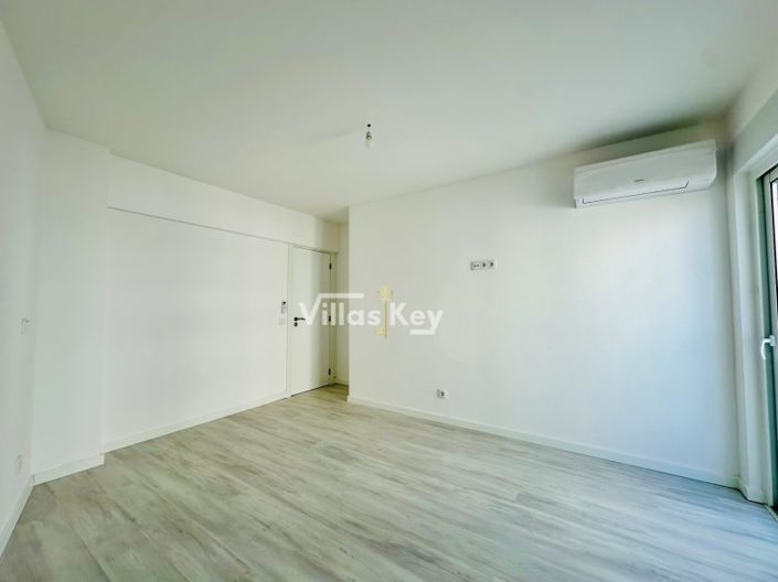 Image No.15-4 Bed House for sale