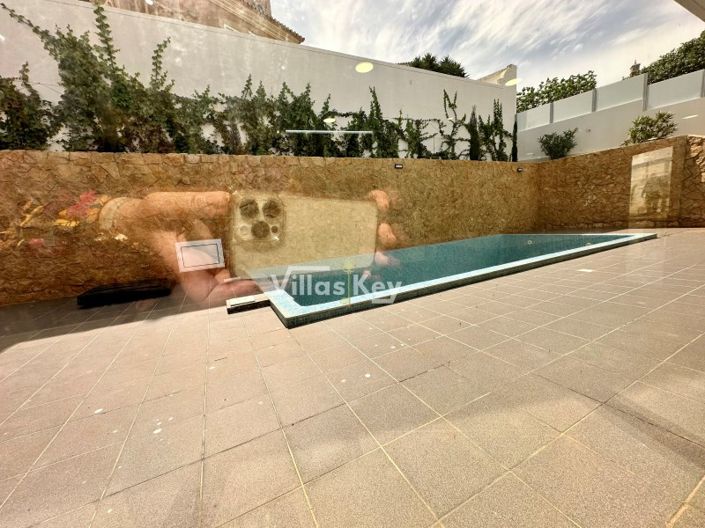 Image No.24-4 Bed House for sale