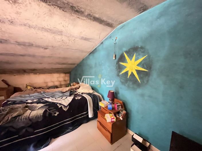 Image No.13-2 Bed House for sale