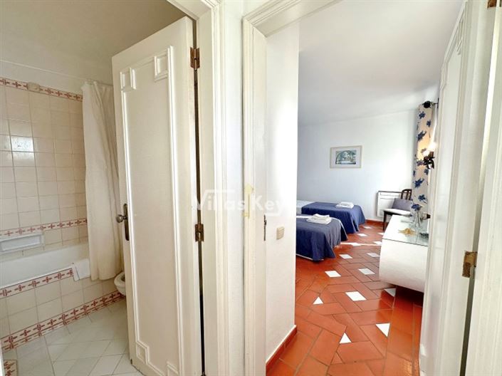 Image No.12-2 Bed Apartment for sale