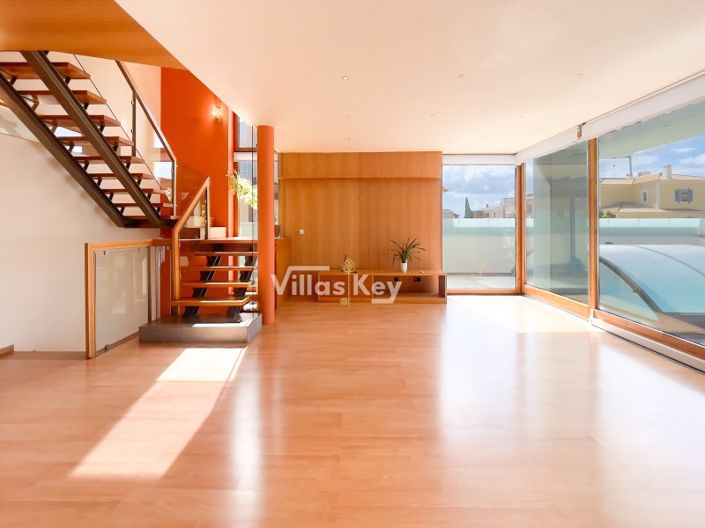 Image No.9-3 Bed House for sale