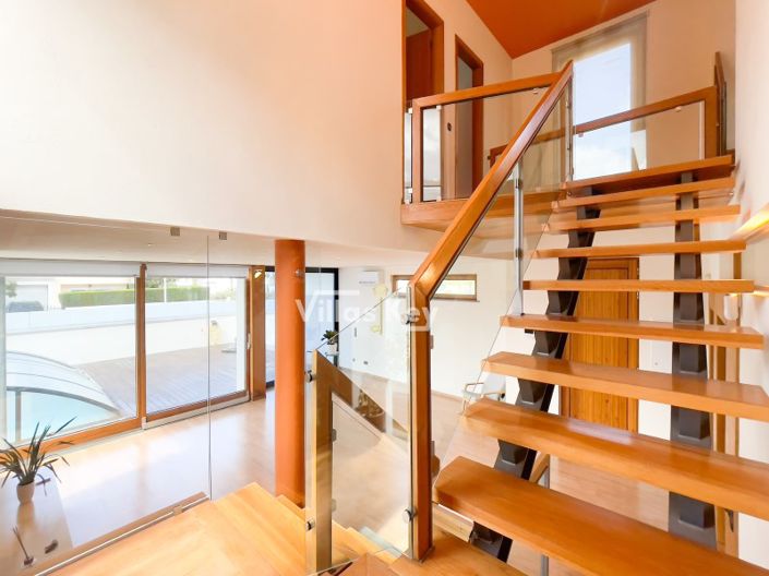 Image No.11-3 Bed House for sale