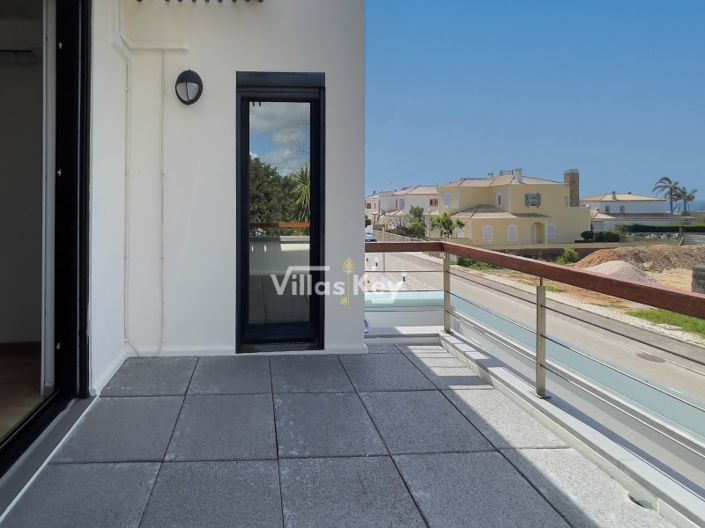 Image No.20-3 Bed House for sale