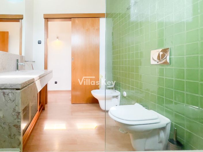 Image No.25-3 Bed House for sale