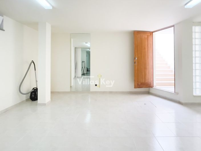 Image No.30-3 Bed House for sale