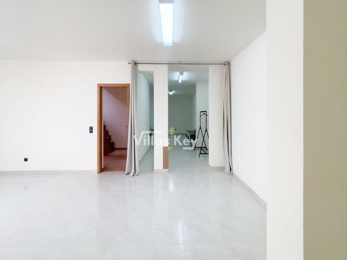 Image No.31-3 Bed House for sale