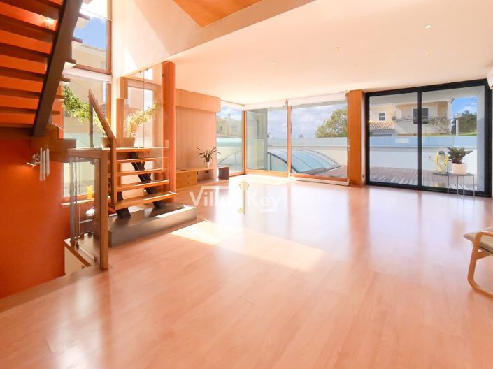 Image No.8-3 Bed House for sale