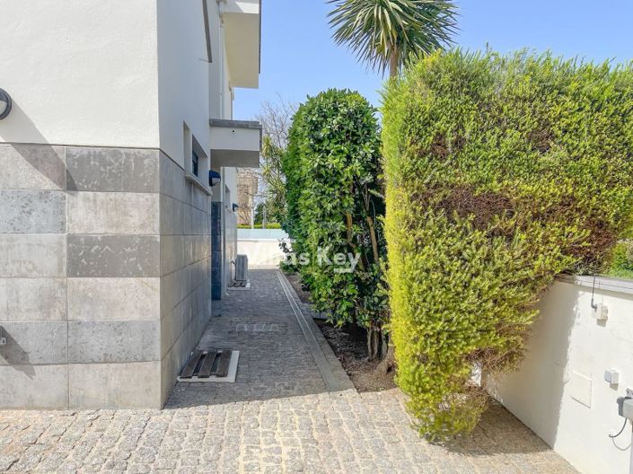 Image No.33-3 Bed House for sale