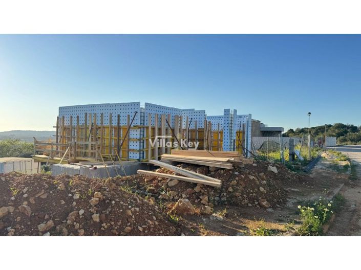 Image No.2-3 Bed Villa for sale