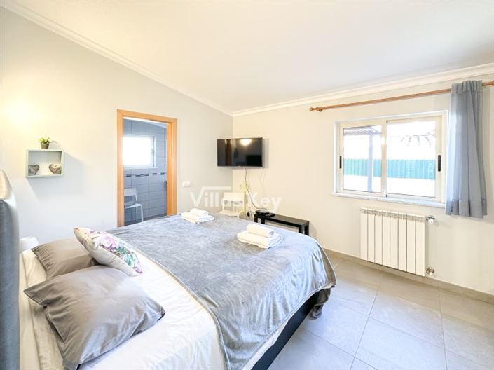 Image No.16-4 Bed House for sale