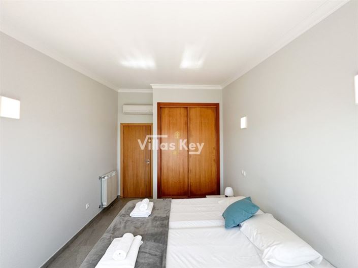 Image No.23-4 Bed House for sale