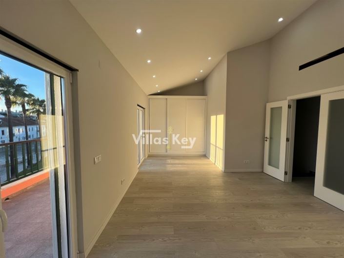 Image No.9-3 Bed House for sale