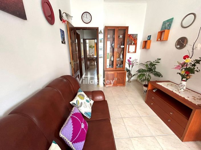 Image No.6-5 Bed House for sale