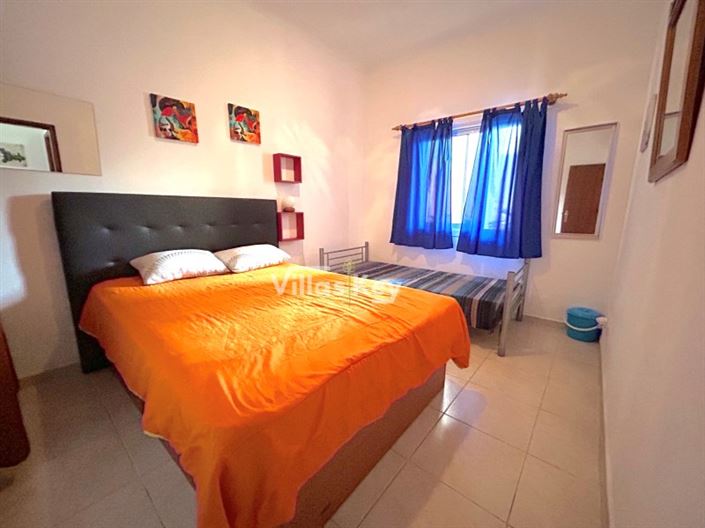 Image No.8-5 Bed House for sale