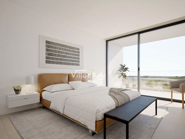 Image No.19-4 Bed House for sale