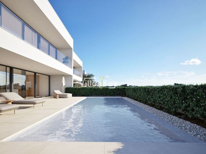 Image No.8-4 Bed House for sale