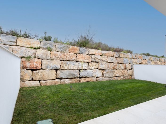 Image No.12-3 Bed House for sale