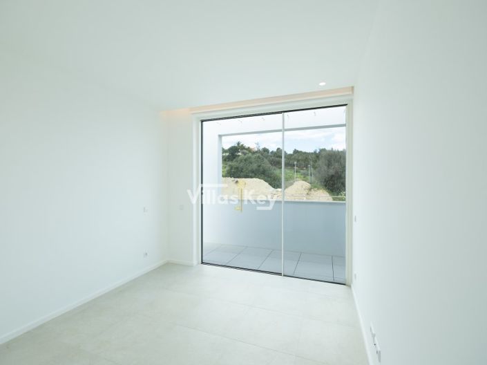 Image No.17-3 Bed House for sale