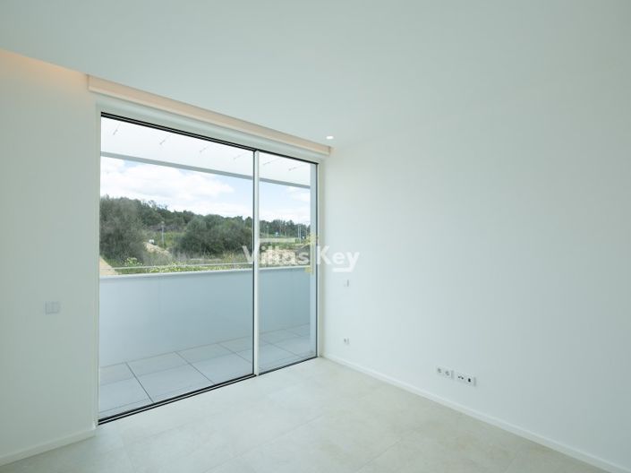 Image No.24-3 Bed House for sale