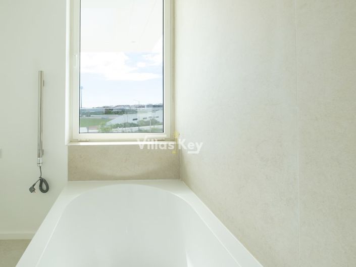 Image No.29-3 Bed House for sale