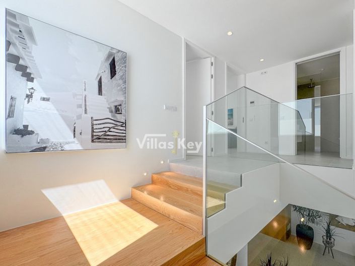 Image No.7-3 Bed House for sale