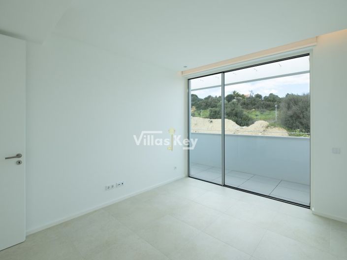 Image No.28-3 Bed House for sale