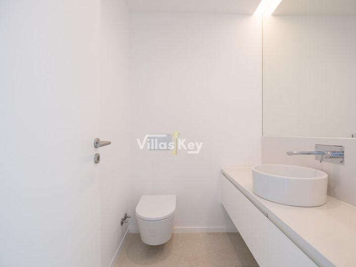 Image No.30-3 Bed House for sale