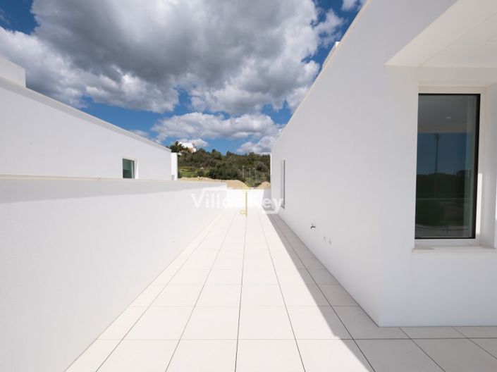 Image No.33-3 Bed House for sale