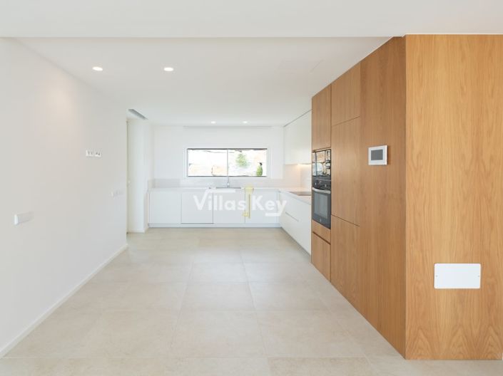 Image No.4-3 Bed House for sale