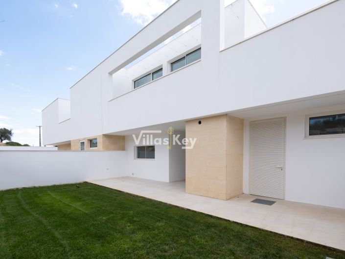 Image No.9-3 Bed House for sale