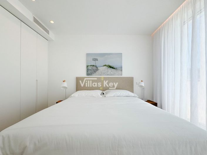 Image No.24-3 Bed House for sale