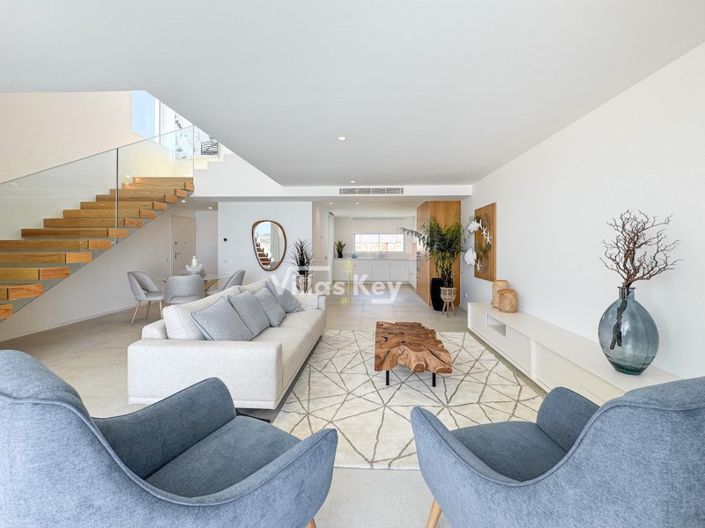 Image No.2-3 Bed House for sale