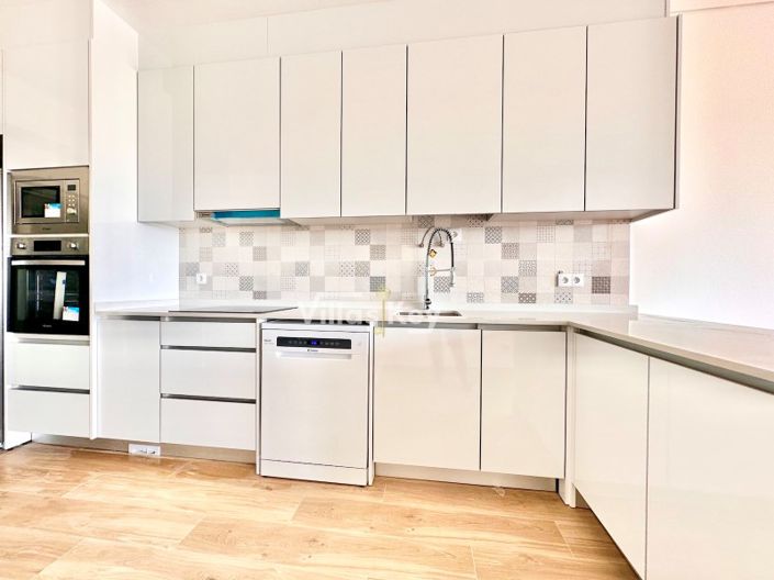 Image No.12-3 Bed Villa for sale