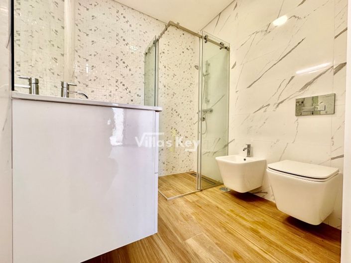 Image No.19-3 Bed Villa for sale