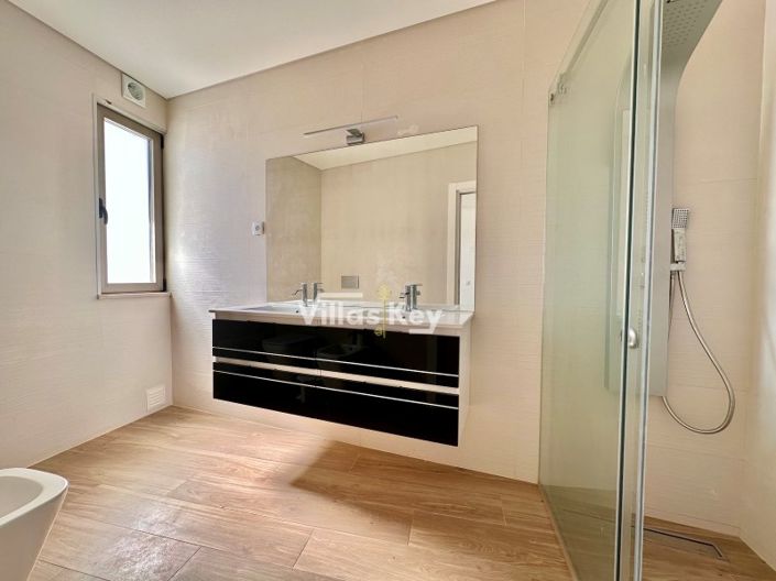 Image No.23-3 Bed Villa for sale