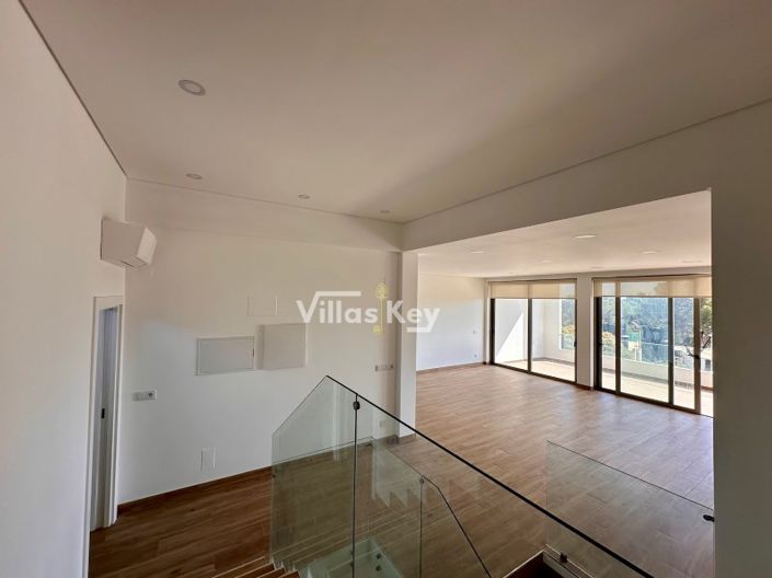 Image No.5-3 Bed Villa for sale