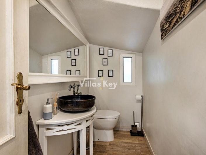 Image No.42-4 Bed House for sale