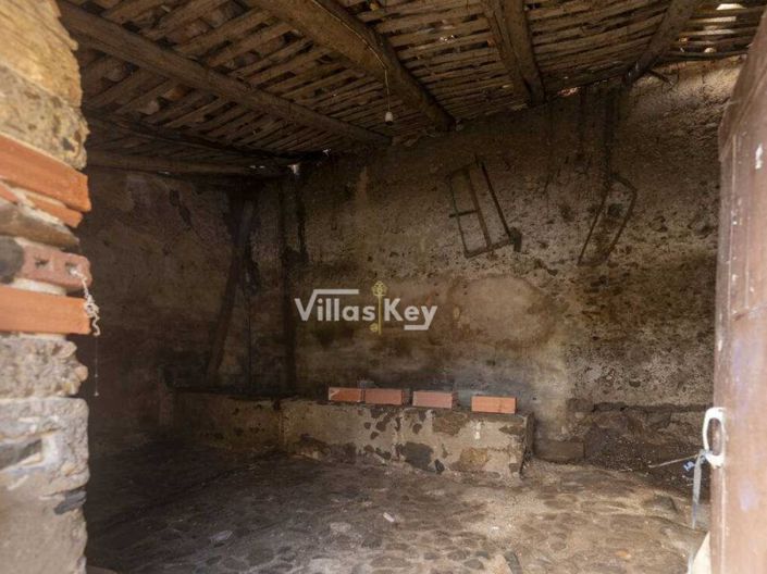 Image No.12-1 Bed House for sale