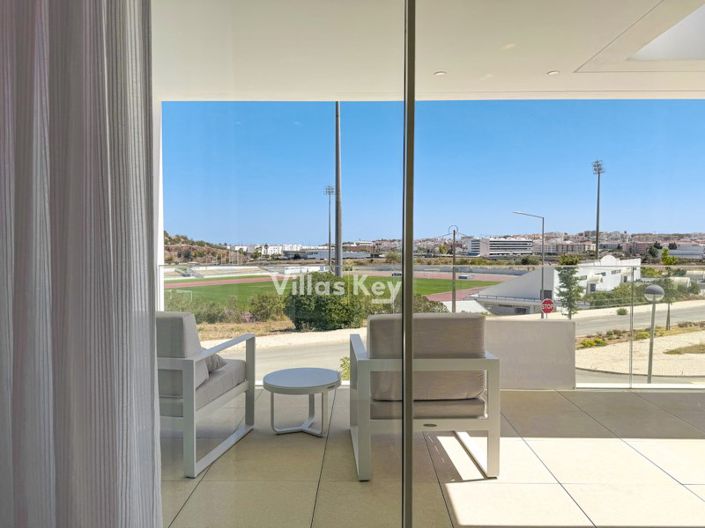 Image No.18-3 Bed House for sale