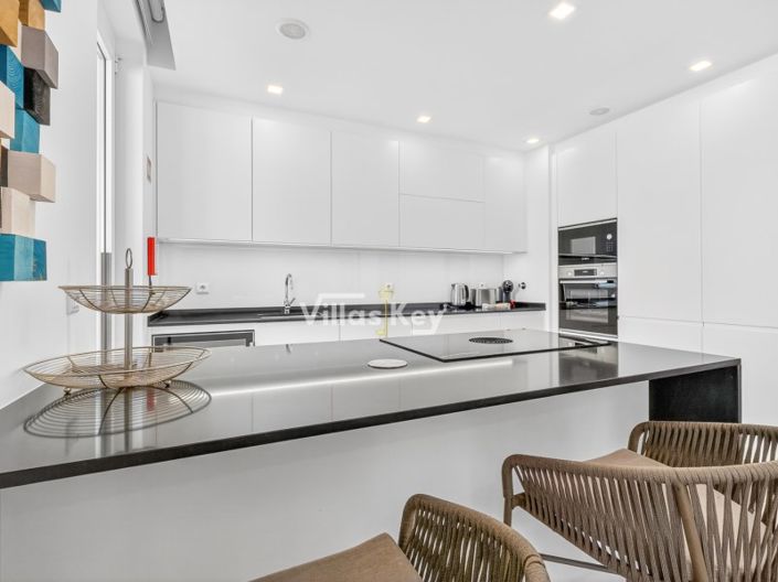 Image No.14-3 Bed Apartment for sale