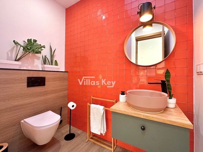 Image No.23-5 Bed House for sale