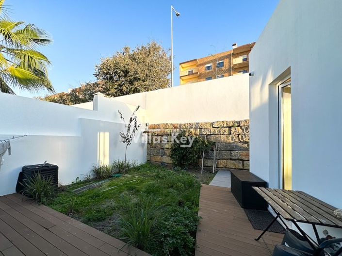 Image No.26-5 Bed House for sale