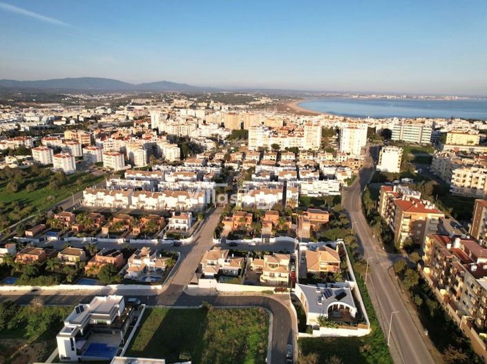 Image No.28-5 Bed House for sale