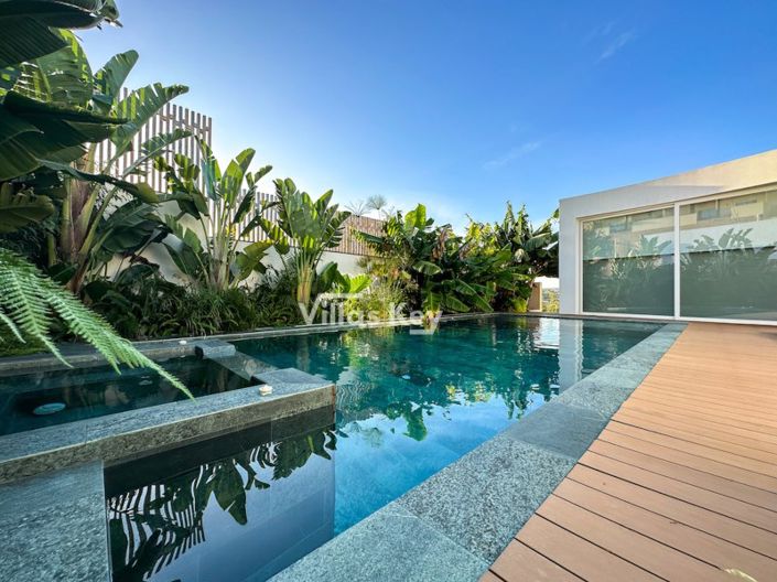 Image No.7-5 Bed House for sale