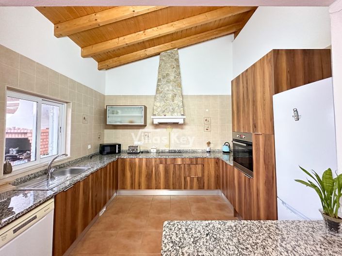 Image No.12-3 Bed House for sale