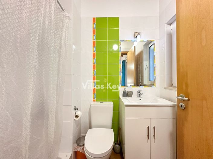 Image No.17-3 Bed House for sale