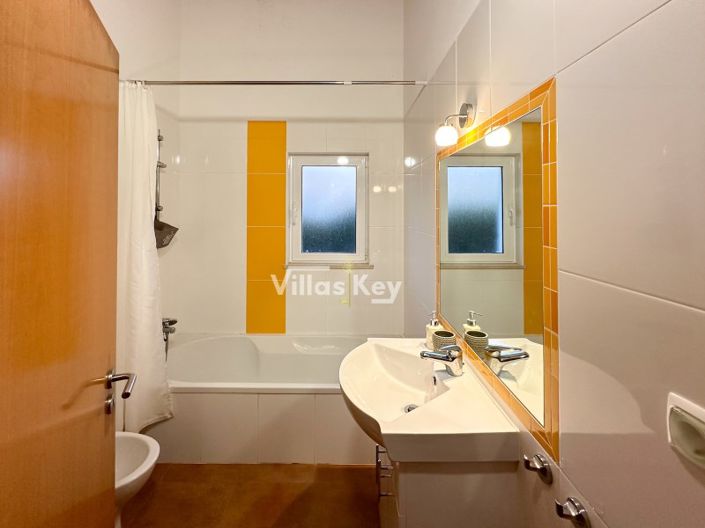 Image No.22-3 Bed House for sale