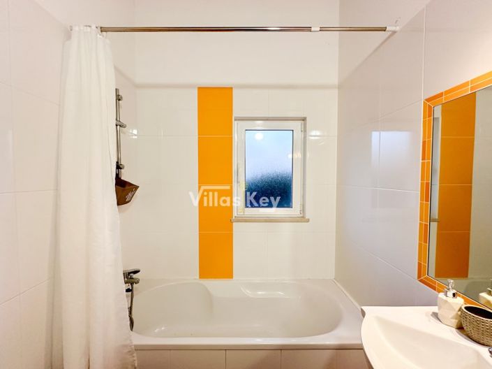 Image No.23-3 Bed House for sale