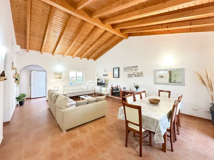 Image No.9-3 Bed House for sale